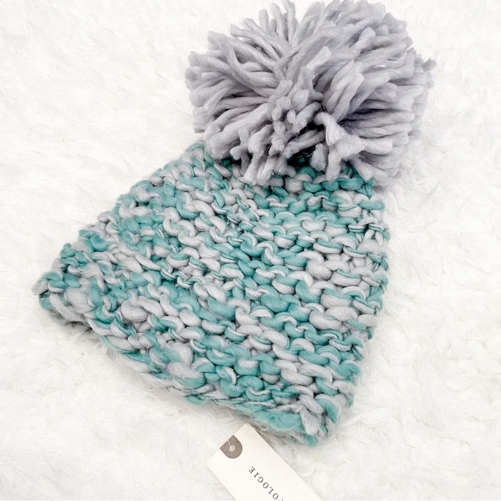 nwt anthropologie cozy knit pom-pom beanie